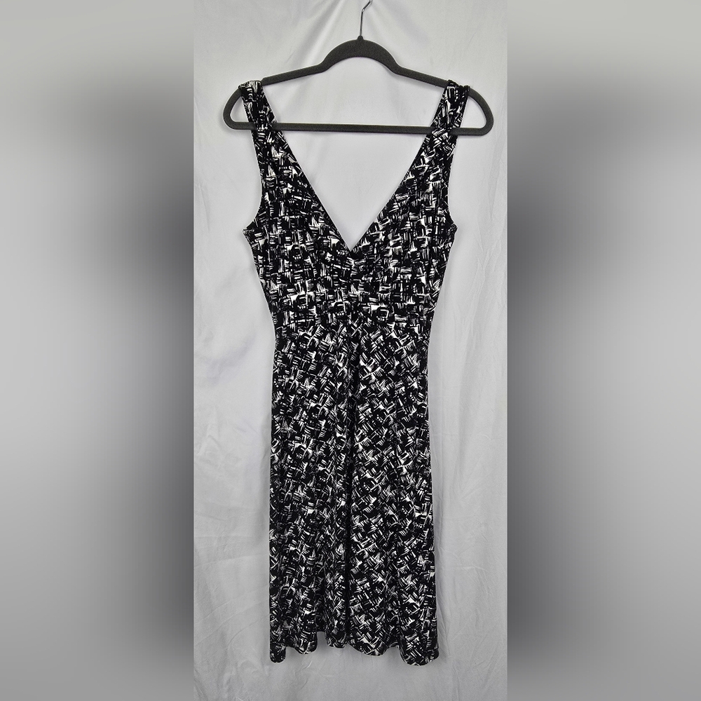 Ann Taylor Black White Artsy Beachy V Neck Knit Sleeveless Midi Dress sz XS